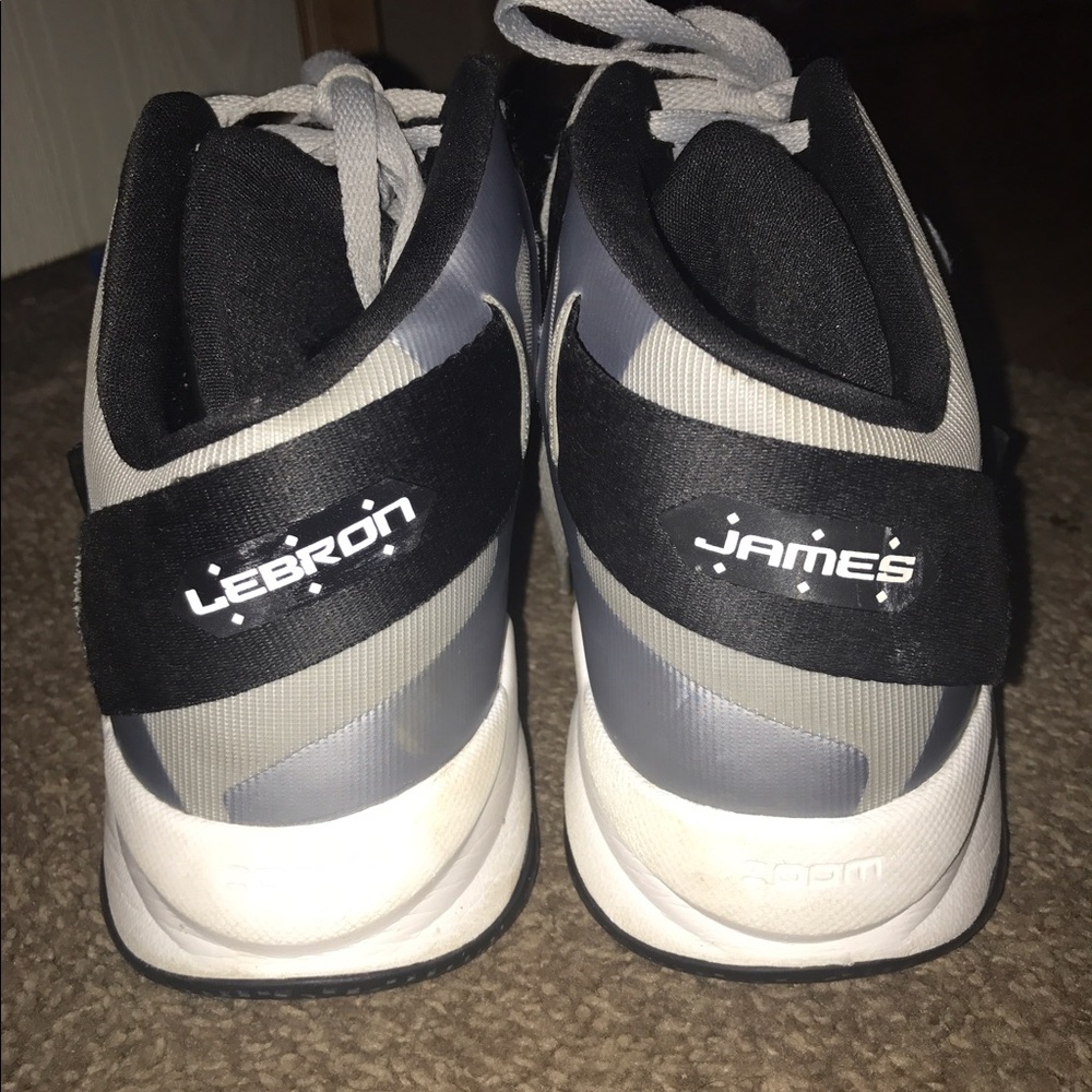Nike Lebron James Zoom Soldier 6